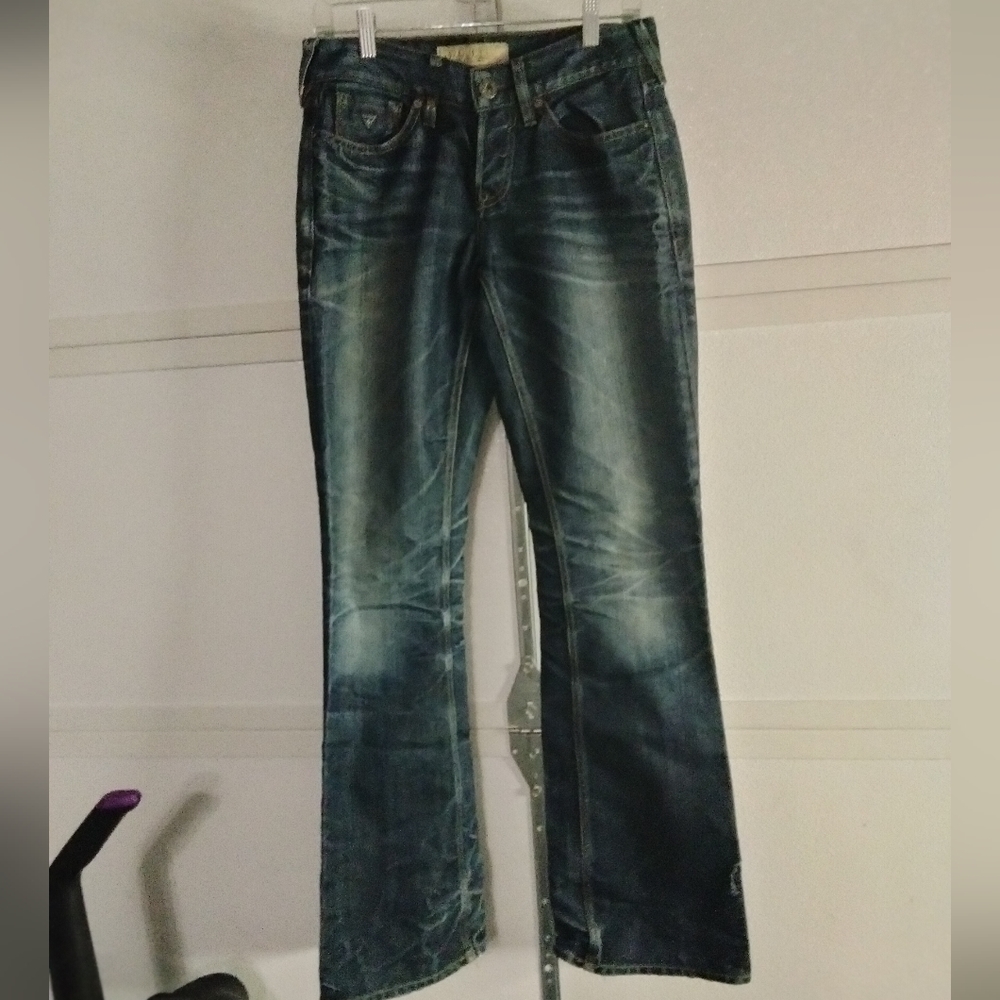 Women's GUESS falcon jeans size 29